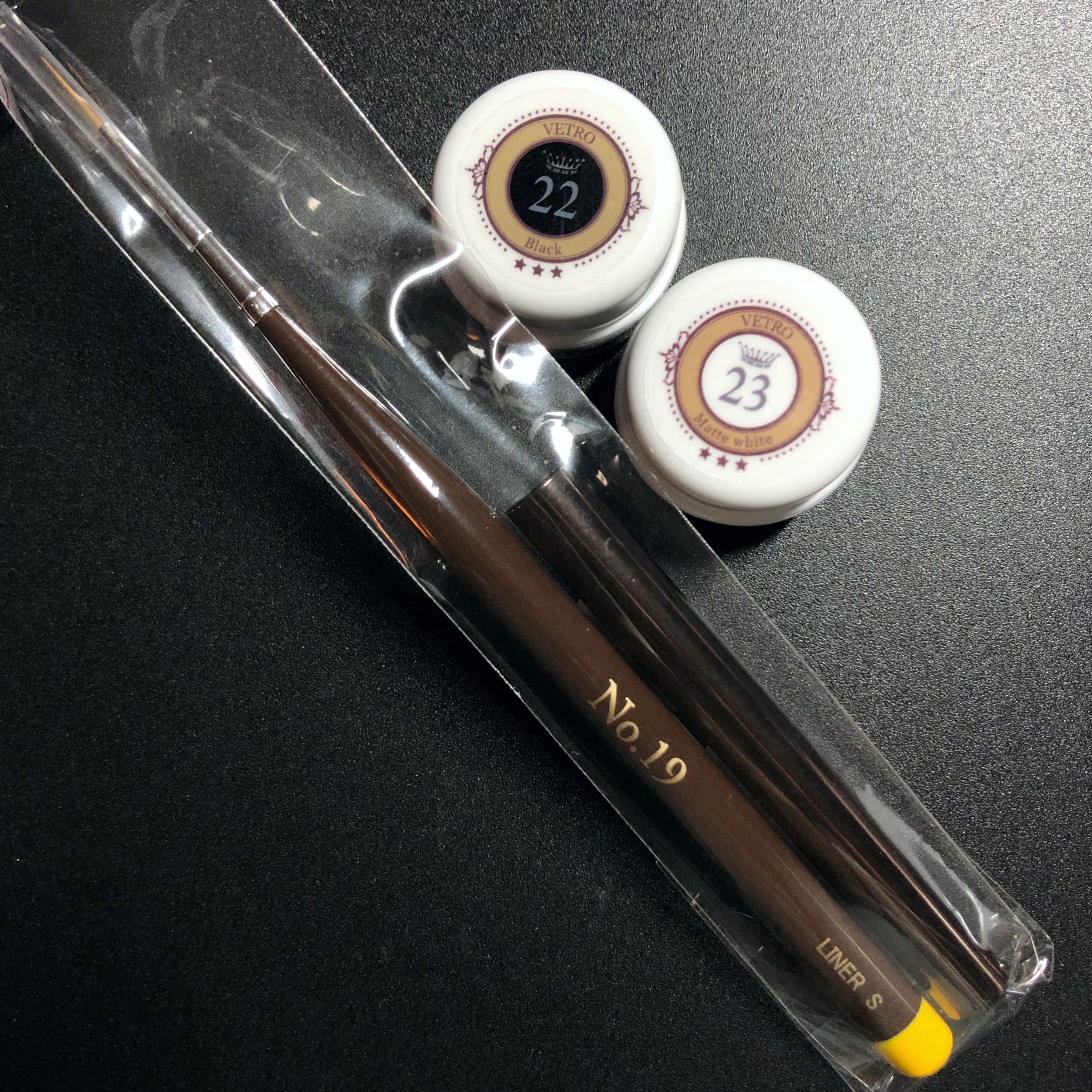 Paint Art Kit [[VL022 Black, VL023 Matte White, Yellow Liner S]  -20% Saving-